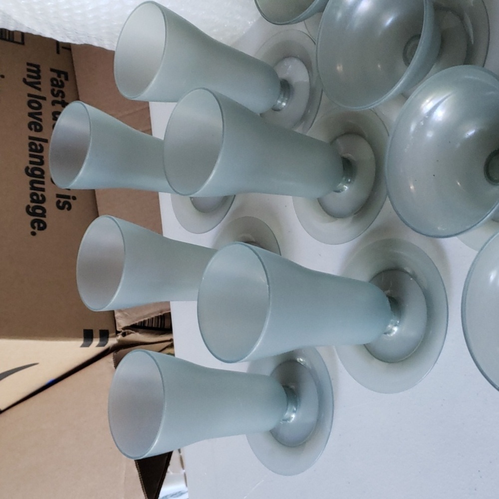 Tupperware - Picture 3 of 8